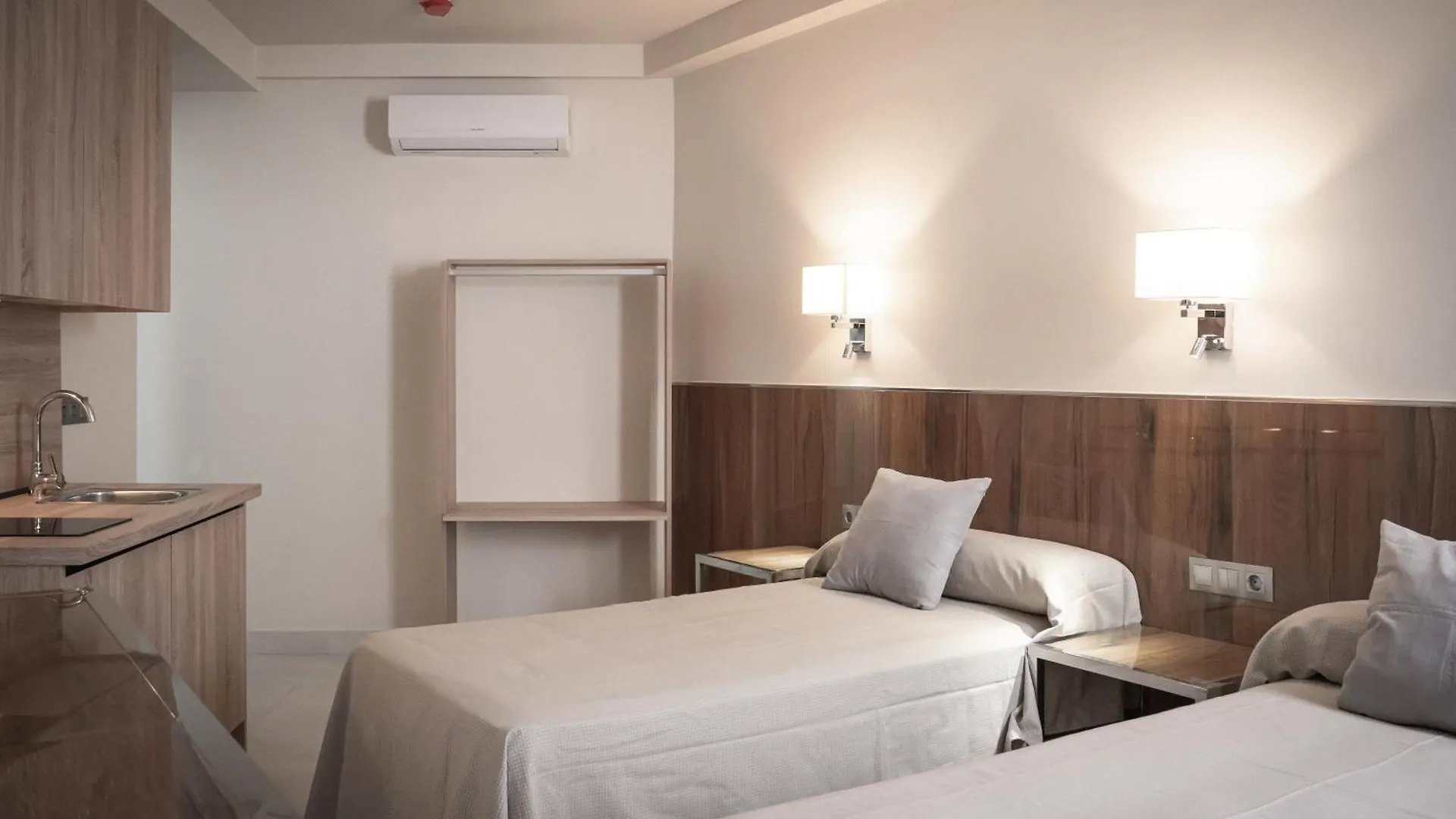 Apartamentos Buendia Suites - Torremolinos Centro Aparthotel