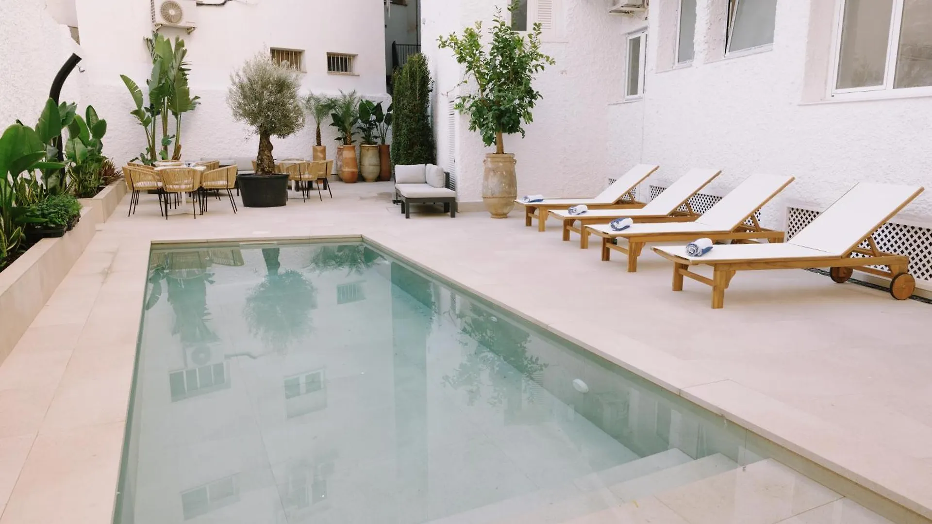 Apartamentos Buendia Suites - Torremolinos Centro contacts