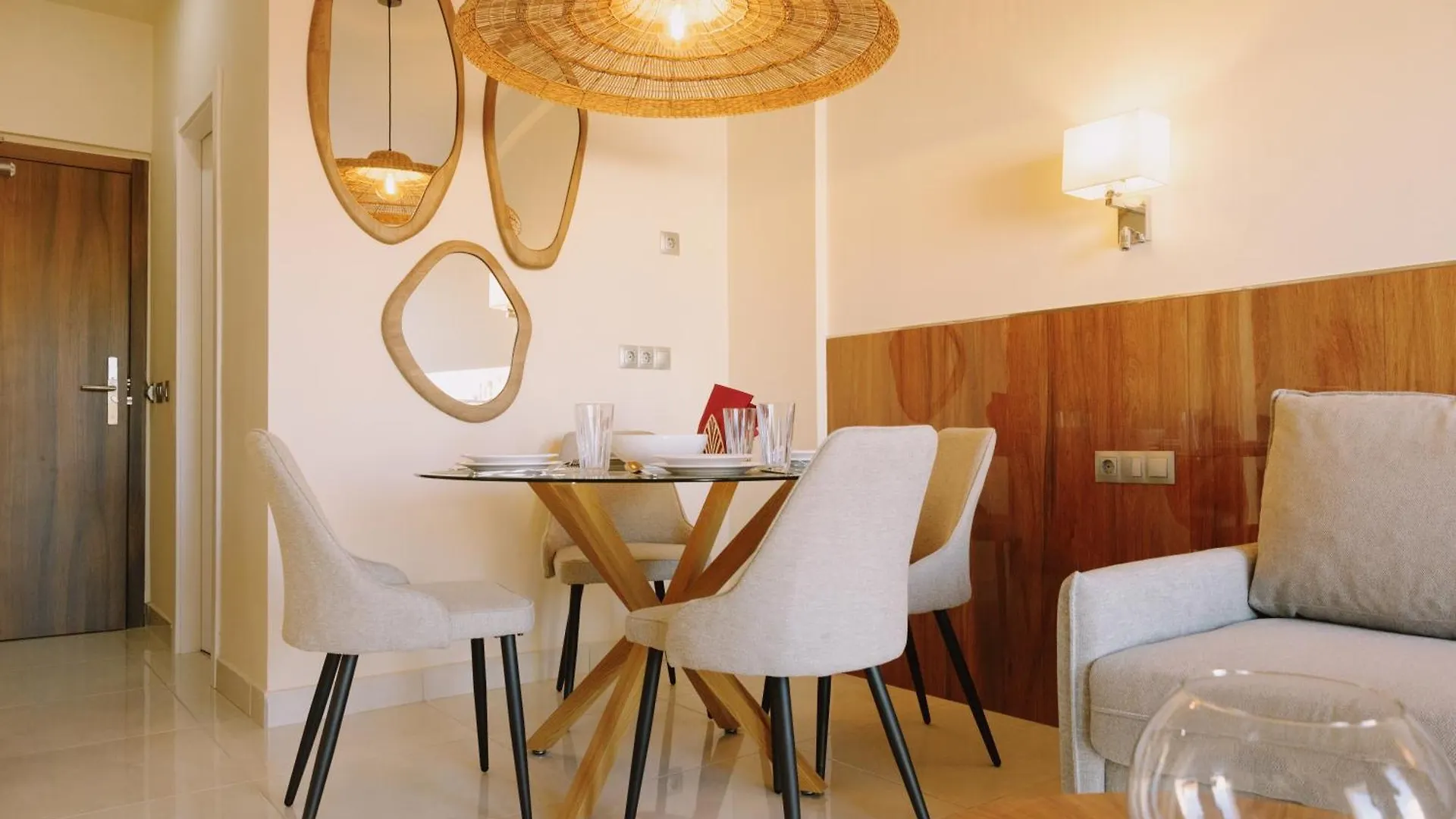 Apartamentos Buendia Suites - Torremolinos Centro Aparthotel