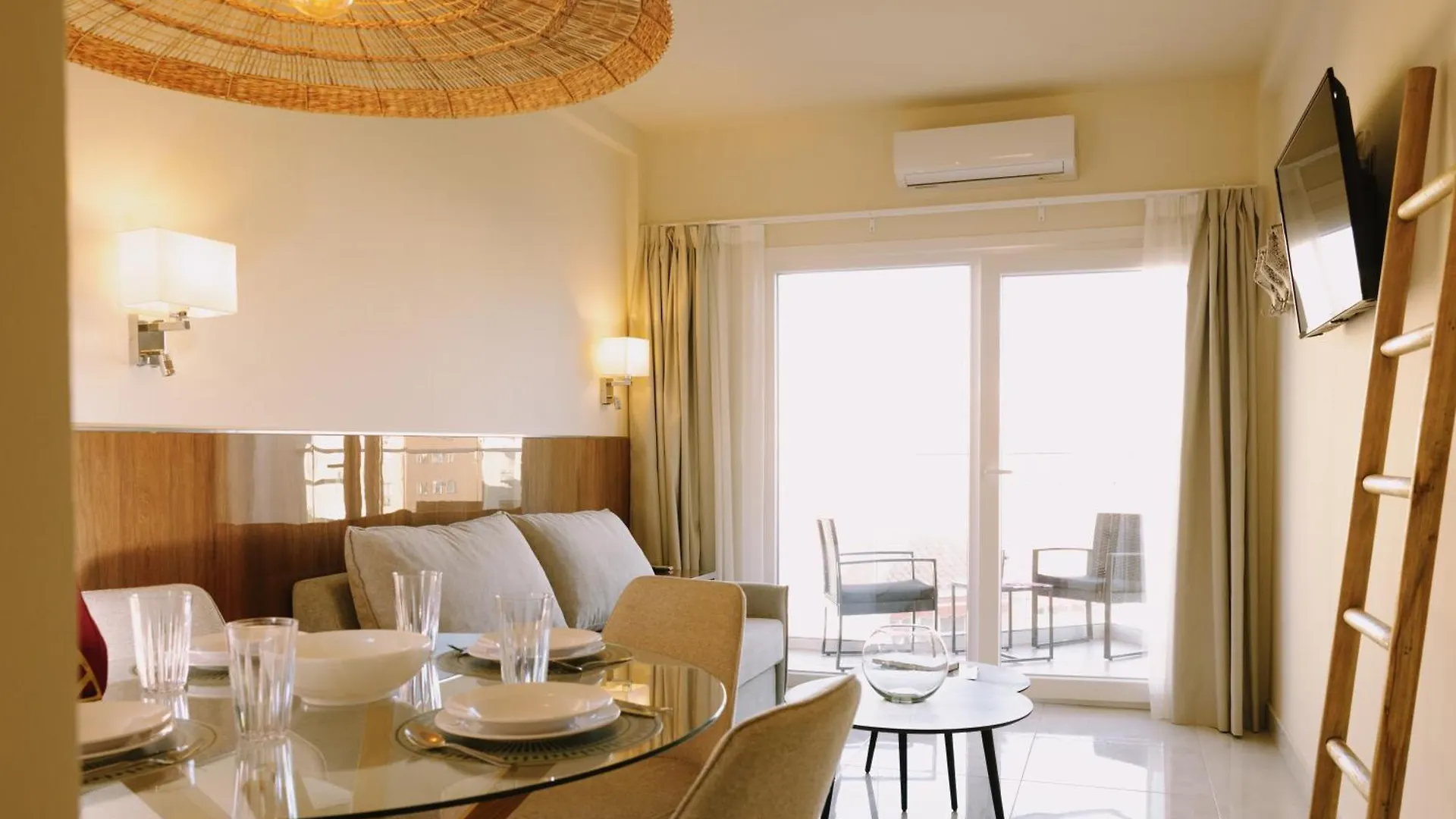 Aparthotel Apartamentos Buendia Suites - Torremolinos Centro