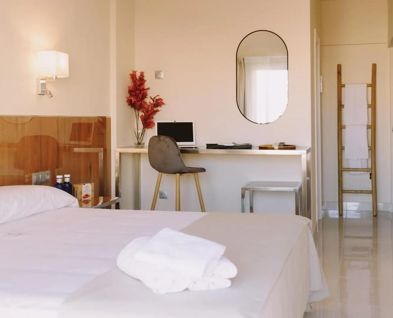 Apartamentos Buendia Suites - Torremolinos Centro Aparthotel