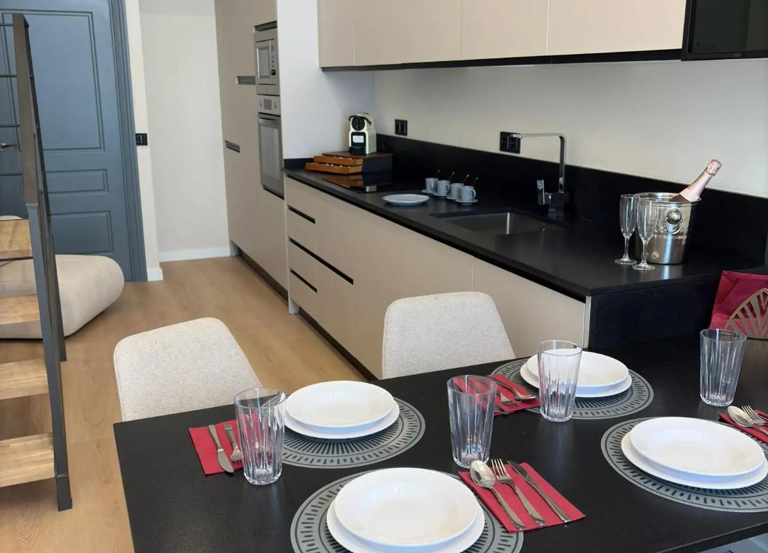 Apartamentos Buendia Suites - Torremolinos Centro Aparthotel