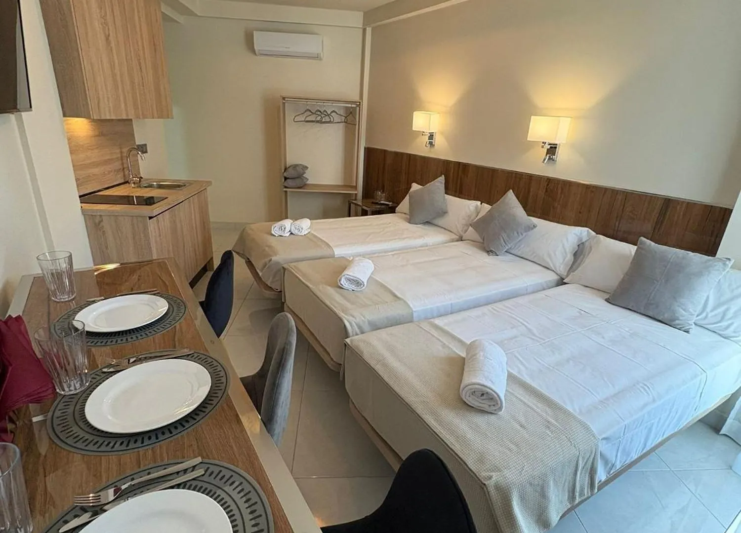 Apartamentos Buendia Suites - Torremolinos Centro