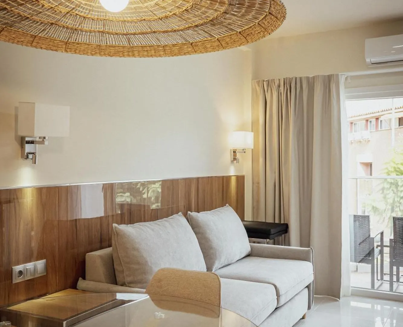 Aparthotel Apartamentos Buendia Suites - Torremolinos Centro