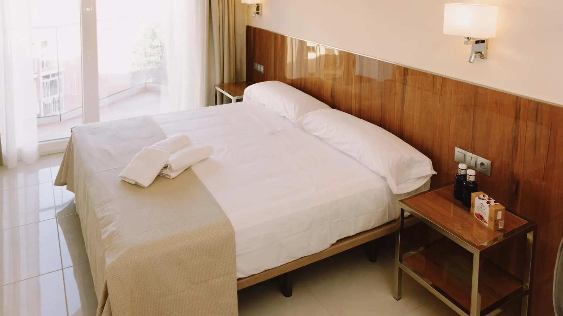Apartamentos Buendia Suites - Torremolinos Centro Espagne