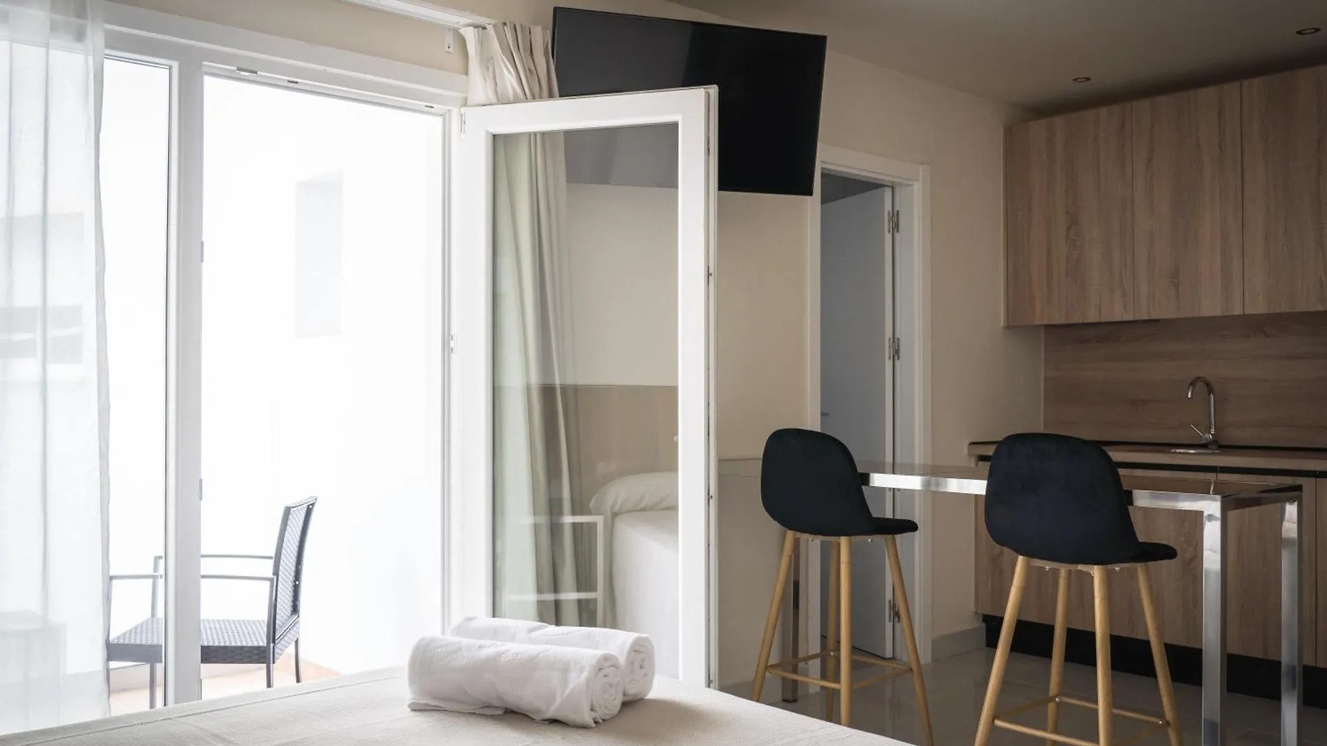 Apartamentos Buendia Suites - Torremolinos Centro 0*,  Spain