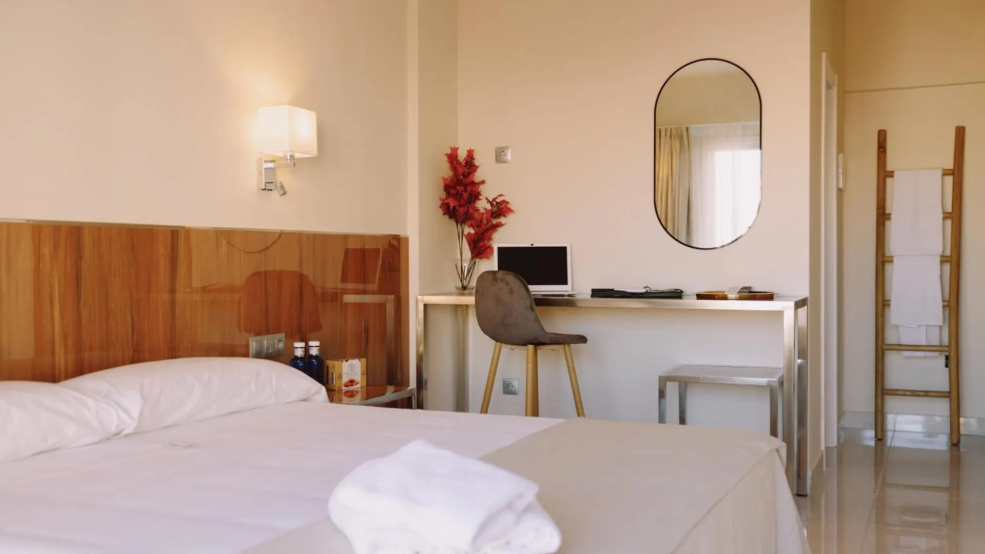 Apartamentos Buendia Suites - Torremolinos Centro 0*,  Spain